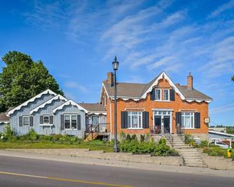 Elora Gingerbread Suite - Elora - Building