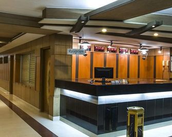 Hotel Naz Garden - Bogra - Front desk