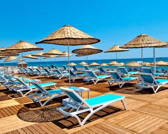 Holiday Inn Antalya - Lara By IHG - Antalya - Strand