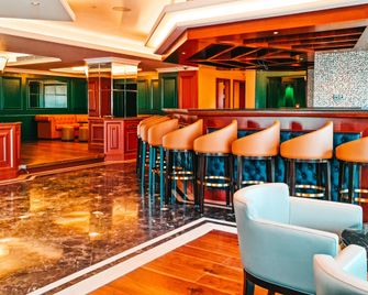 هوليداي إن داكا سيتي س نترب باي آيتش جي - دكا - بار