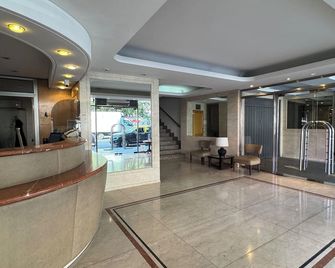 Hotel La Perla - בואנוס איירס - דלפק קבלה