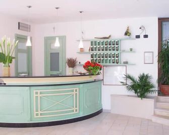 Hotel Miramare - Forte dei Marmi - Front desk