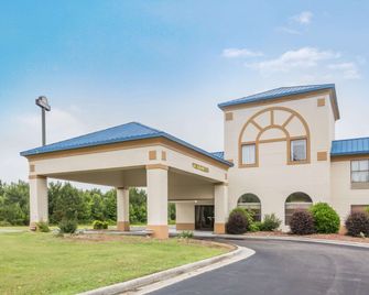 Days Inn by Wyndham Selma - Selma - Budova