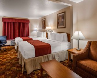 Best Western Laramie Inn & Suites - Ларамі - Спальня