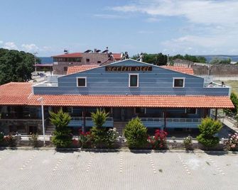 Geyikli Berfin Otel - Dalyan - Edificio