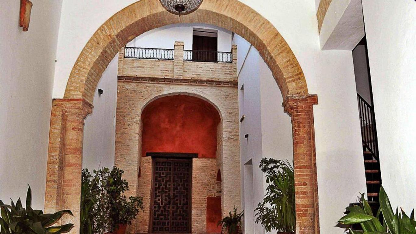 Frenteabastos Hostel & Suites