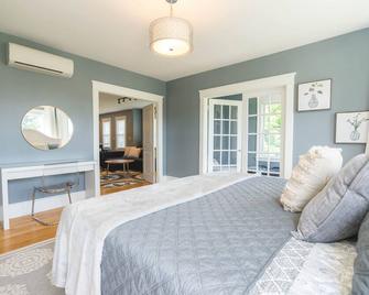 Spectacular 3rd Floor Apt Near Downtown Portland - Portland - Schlafzimmer
