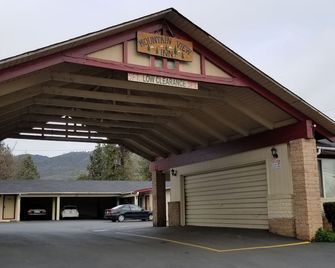 Mountain View Inn Yreka Ca - Yreka - Gebouw