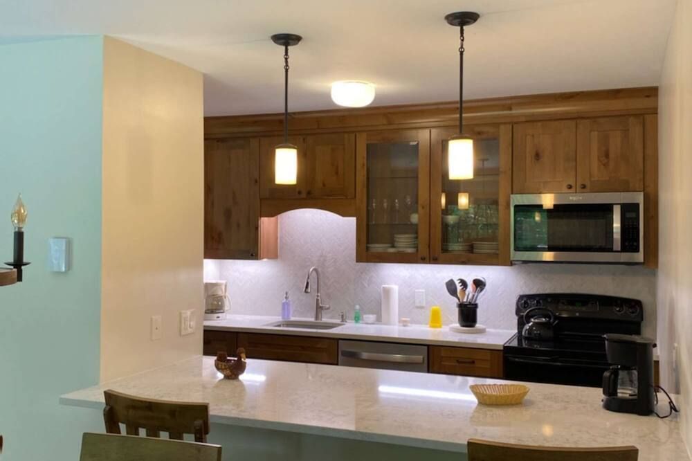 Trail Creek: Walk to lifts, ski home! Closest unit to lifts, ski home trail, sports center - קילינגטון - מטבח