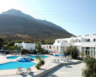 Eristos Beach Hotel - Livadia - Bazén