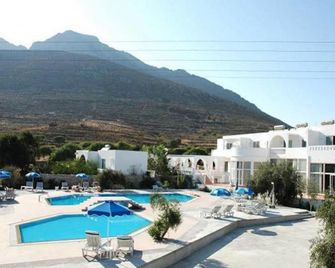 Eristos Beach Hotel - Livadia - Piscina