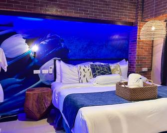 Clockworkorange Luxury Suites - Lapu-Lapu City - Bedroom