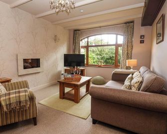 1 Woods Garth - Driffield - Living room