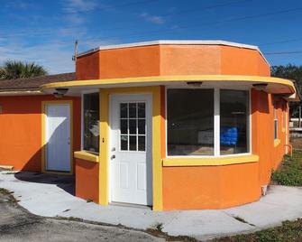 OYO Budget Inn Bartow - Bartow - Gebouw