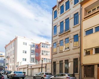 Bragas in Porto with 1 bedrooms and 0.5 bathrooms - Oporto - Edificio