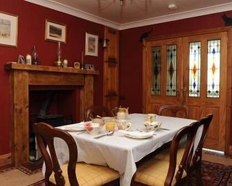 Bay Cottage Bed & Breakfast - קרמלין - חדר אוכל