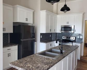 Riverview In Fort Madison - Fort Madison - Kitchen