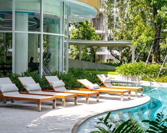 Phyll Phuket 2 BR apartment near Central Festival by NLA - Phuket City - Pool