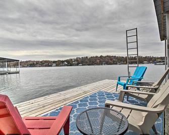 Lily Pad Waterfront Oasis on Lake of the Ozarks! - Gravois Mills - Patio