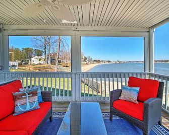 Refreshing Colonial Beach Vacation Rental! - Colonial Beach - Balcony