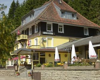 Gasthaus Hotel Loffelschmiede - Titisee-Neustadt - Building