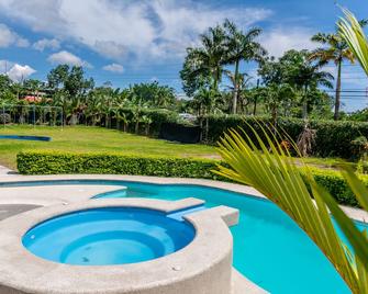 Hotel Pacuare - Siquirres - Piscina