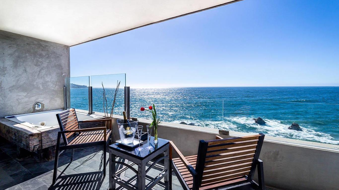 Radisson Blu Acqua Hotel and Spa Concon