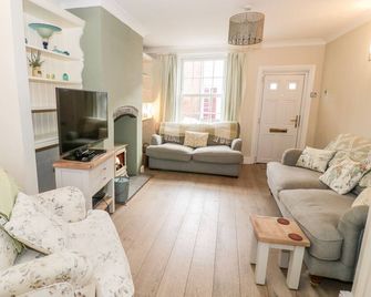 Heath Cottage - Stratford-upon-Avon - Living room