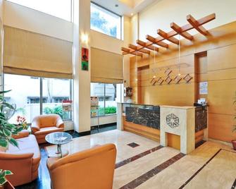 The Ambassador Hotel Pune - Pune - Front desk