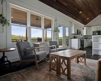 Curry Getaway on South Bay Lake Property - Jasper