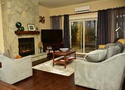 Valley Manor - Humber Valley Resort, Perfect home for a West Coast get away - Steady Brook - Living room