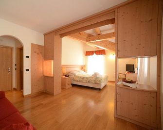 Hotel Paganella Gourmet & Relax - Fai della paganella - Soverom