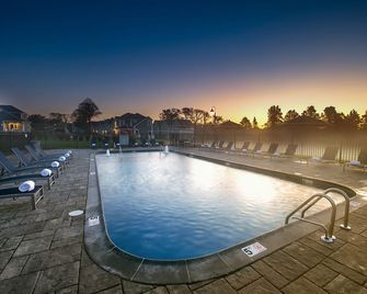 The East Island Reserve Hotel - Middletown - Piscina