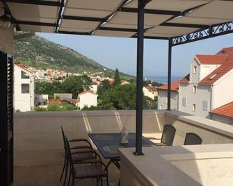 Nikola M - 2 Bedrooms - A4 - Bol - Balcony