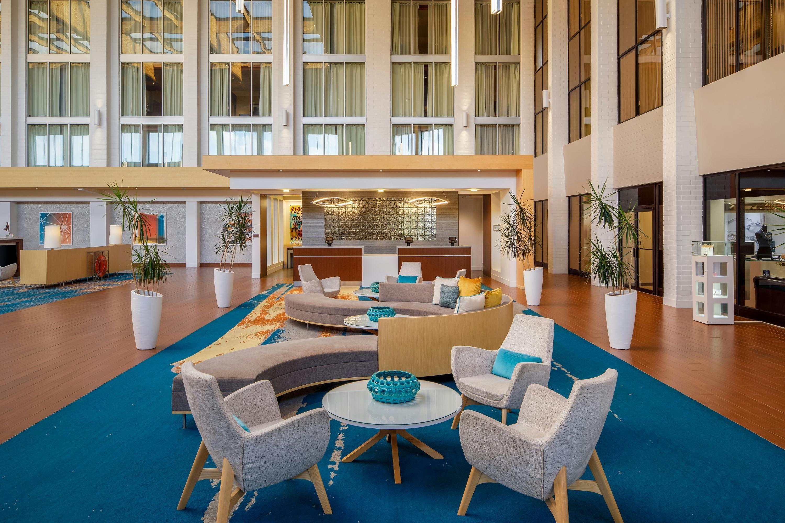 DoubleTree by Hilton Pittsburgh - Cranberry - Mars - Lobby