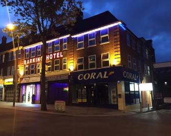 Barking Hotel - Barking