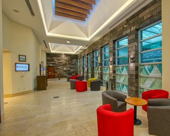 Holiday Inn & Suites Leon Plaza Mayor By IHG - León - Salónek