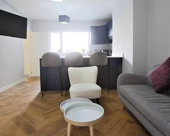2 Bed City Centre Apartment - Dublín - Sala de estar
