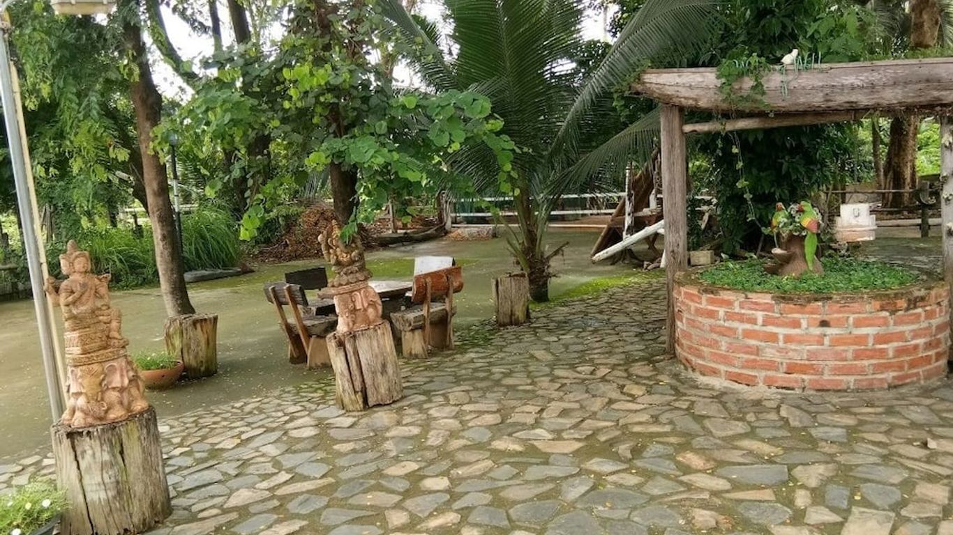 ซีนิค ริเวอร์ไซด์ รีสอร์ท