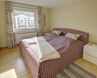 fewo1846 - Bellevue - sonnige 2-Zimmer-Wohnung mit Balkon und Hafenblick - Flensburg - Soverom