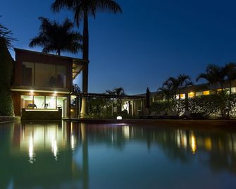 Humura Resorts - קמפאלה - בריכה