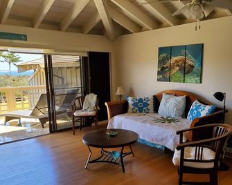 Beautiful top floor condo w/ amazing view of Papohaku Beach - Maunaloa - Living room