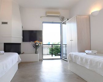 Vincenzo Family Rooms - Tinos - Chambre