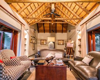 Ivory Wilderness River Rock Lodge - Phalaborwa - Living room