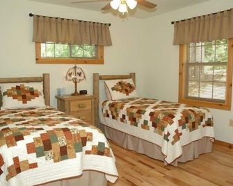 The Perfect Mountain Retreat - Franklin - Bedroom