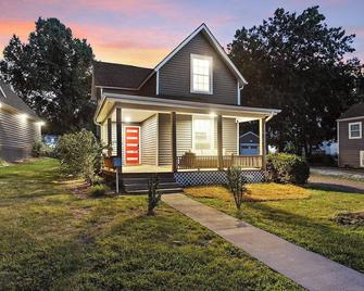 Cozy 3brkingbed|gameroom+hottub|walkable To Dt Ls - Lee's Summit - Gebouw