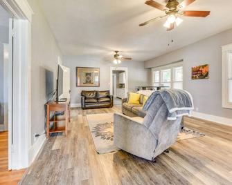 Cozy Anna Home Near Southern Illinois Attractions! - Anna - Sala de estar