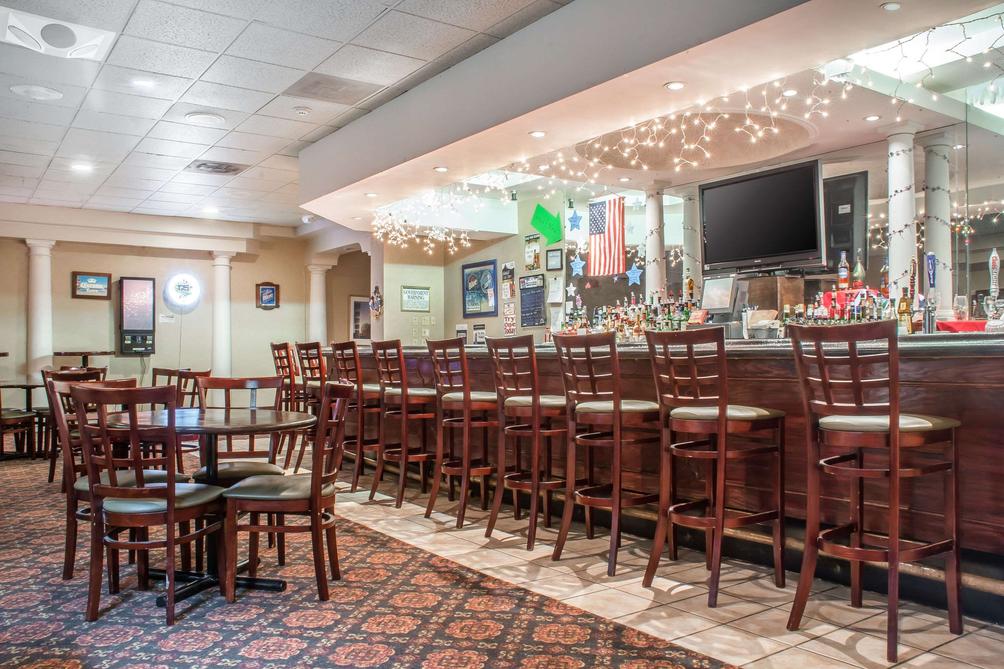 Quality Inn Suites Palm Island Indoor Waterpark 70 1 2 7