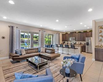 7462 Themed Villa- Private Pool-Spa-Game Room - Ocoee - Living room