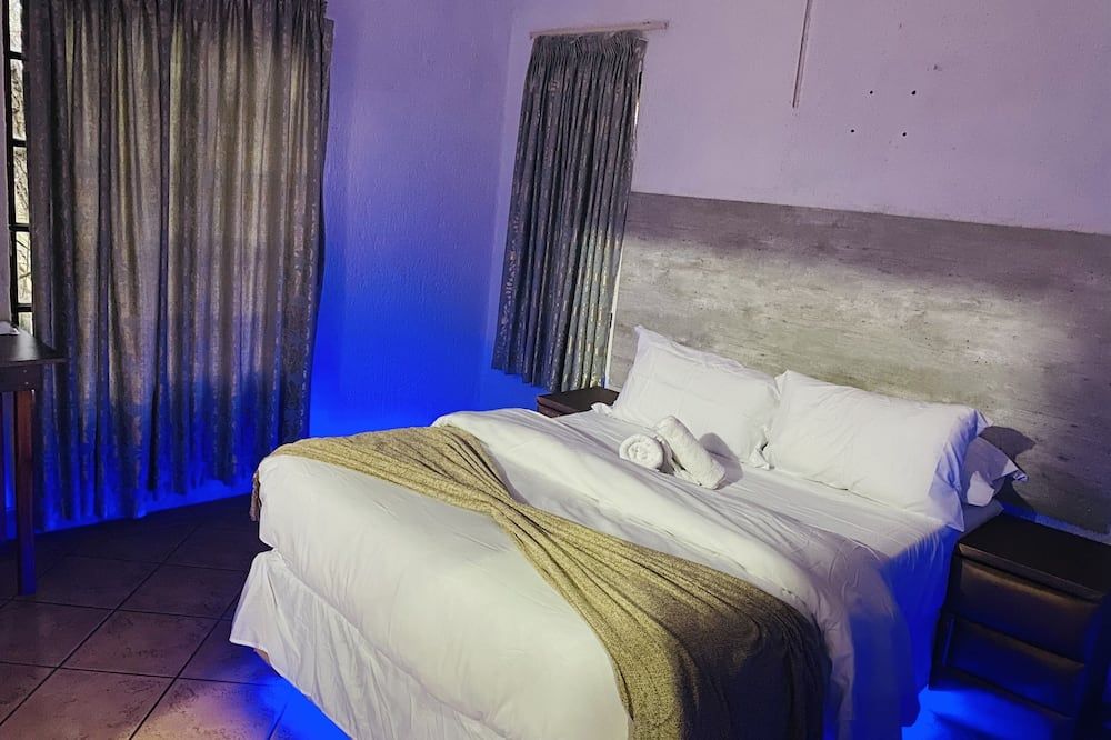 Full Moon Guest House - Nelspruit - Schlafzimmer